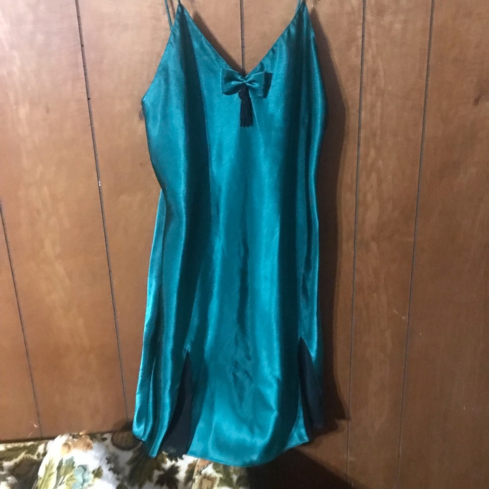 🦠💚Emerald Green Vintage Slip🥦🍀